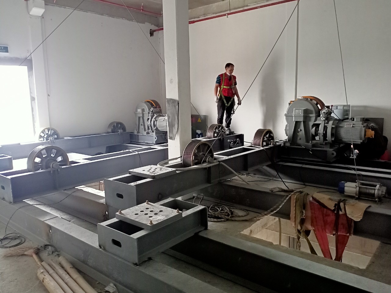 Lắp đặt thang máy cho Showroom ô tô Vinfast – Xã Định Trung, Thành Phố Vĩnh Yên, Tỉnh Vĩnh Phúc